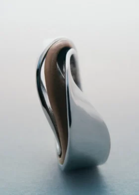 Anello Ormé Edizione Argento rodiato con pelle color taupe