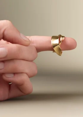 Anello ricurvo Éole, edizione placcata in oro a carati