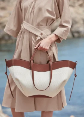 Cyme Edition in tela color cognac