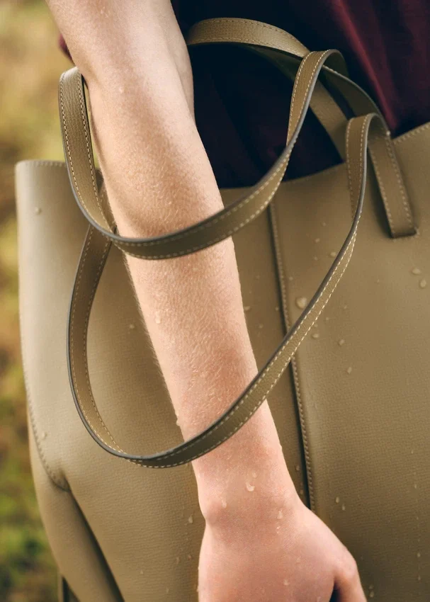 Cyme Tote Edition, oliva fumé testurizzata