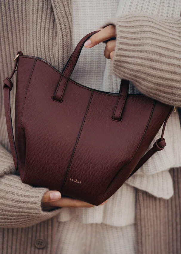 Cyme Tote Nano Edition in ciliegio nero testurizzato