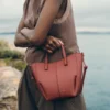 Cyme Tote Nano Edition Terracotta testurizzata