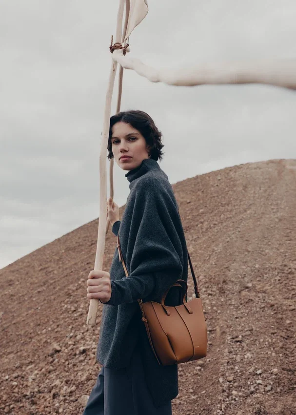 Cyme Tote Nano Edition Textured Camel
