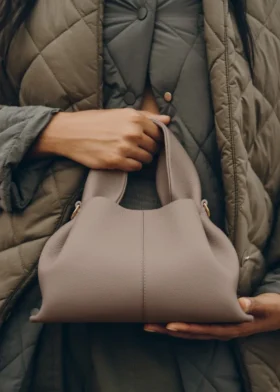 Numéro Neuf Mini Edition, color taupe testurizzato