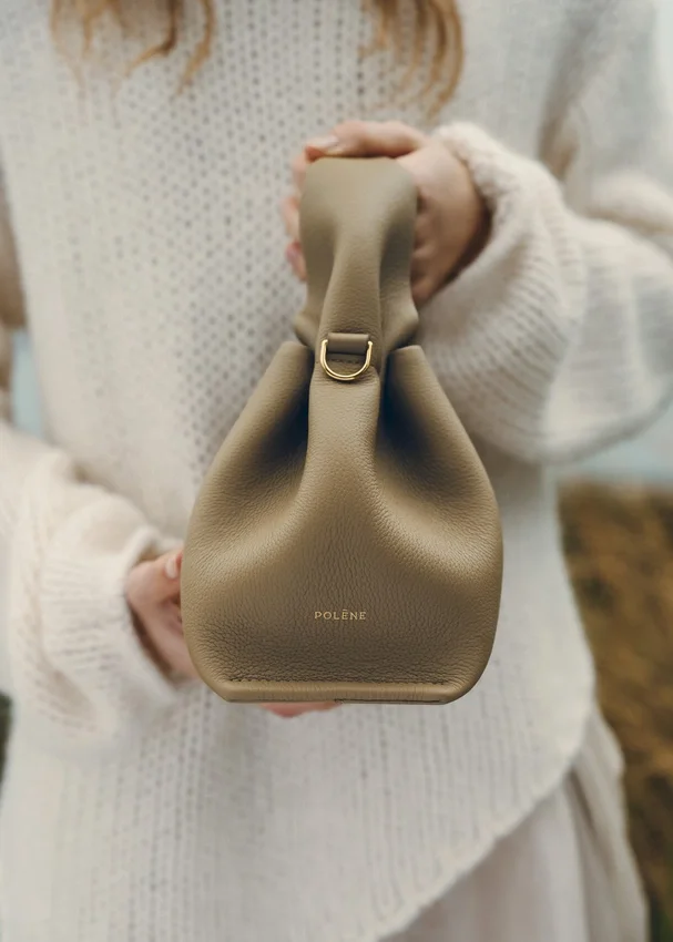 Numéro Neuf Mini, oliva fumé testurizzata