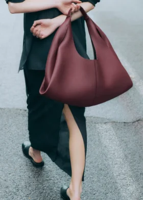 Shuldo Edition in ciliegio nero testurizzato